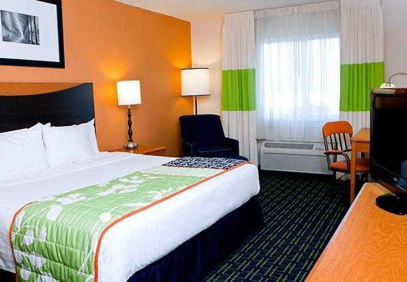 Fairfield Inn & Suites Лайма Екстер'єр фото